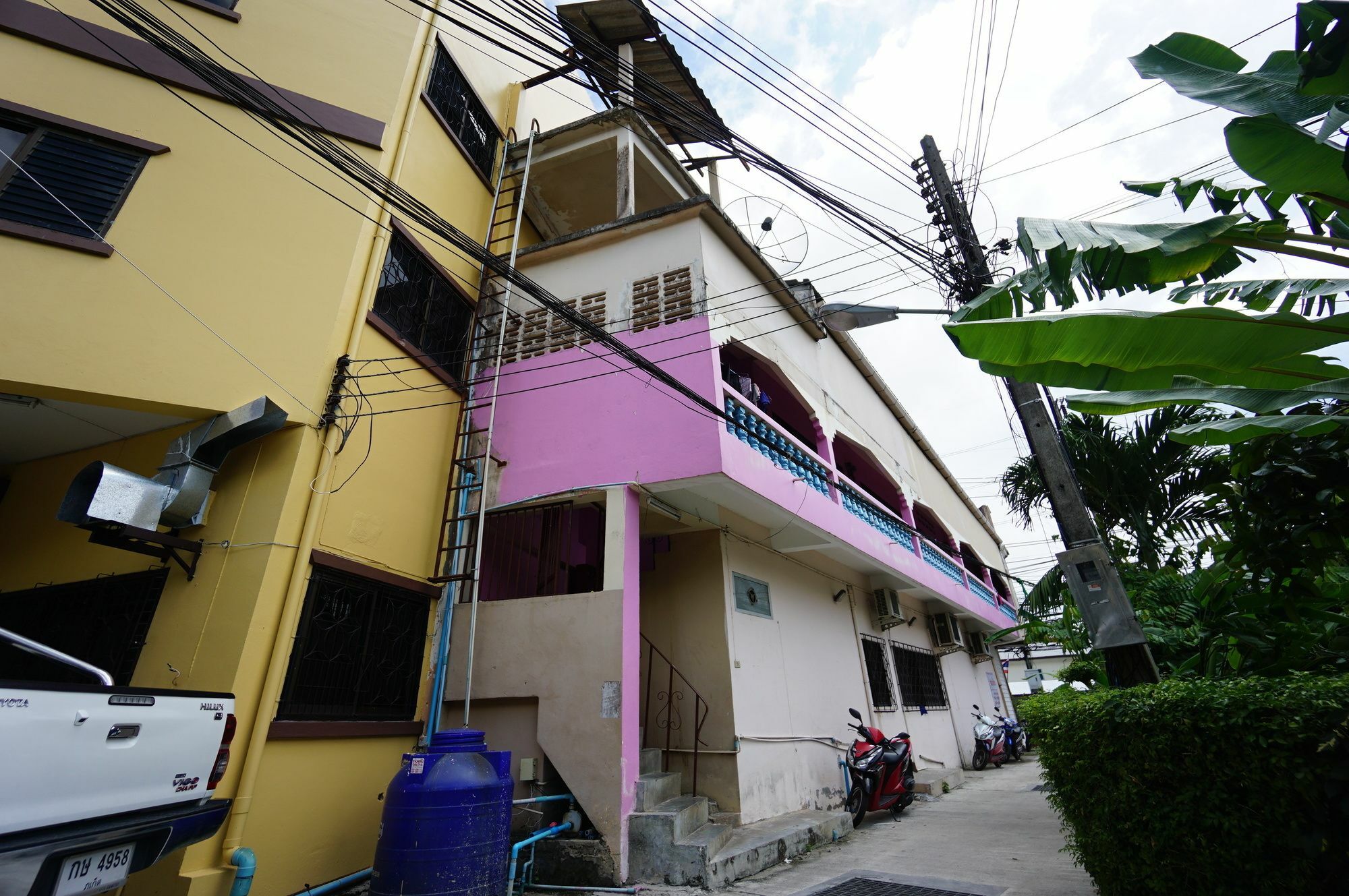 Hostel Kookkai House Patong Exterior foto